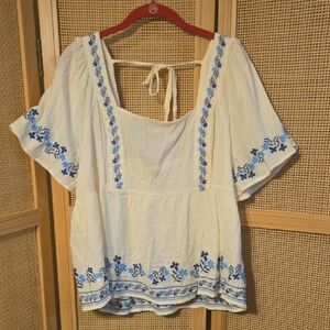 Old Navy White and Blue Embroidered Blouse Boho XL Spring